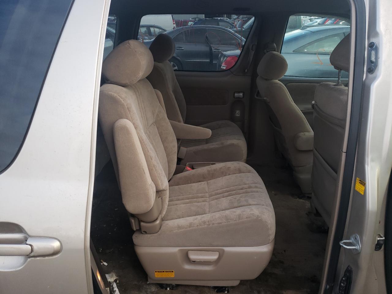 Photo 6 from auction – 2003 TOYOTA SIENNA LE with VIN 4T3ZF13C53U511124