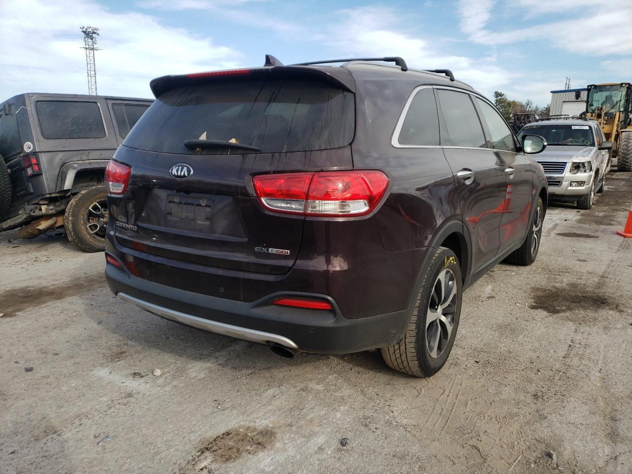 Photo 14 from auction – 2016 KIA SORENTO EX with VIN 5XYPH4A19GG028454