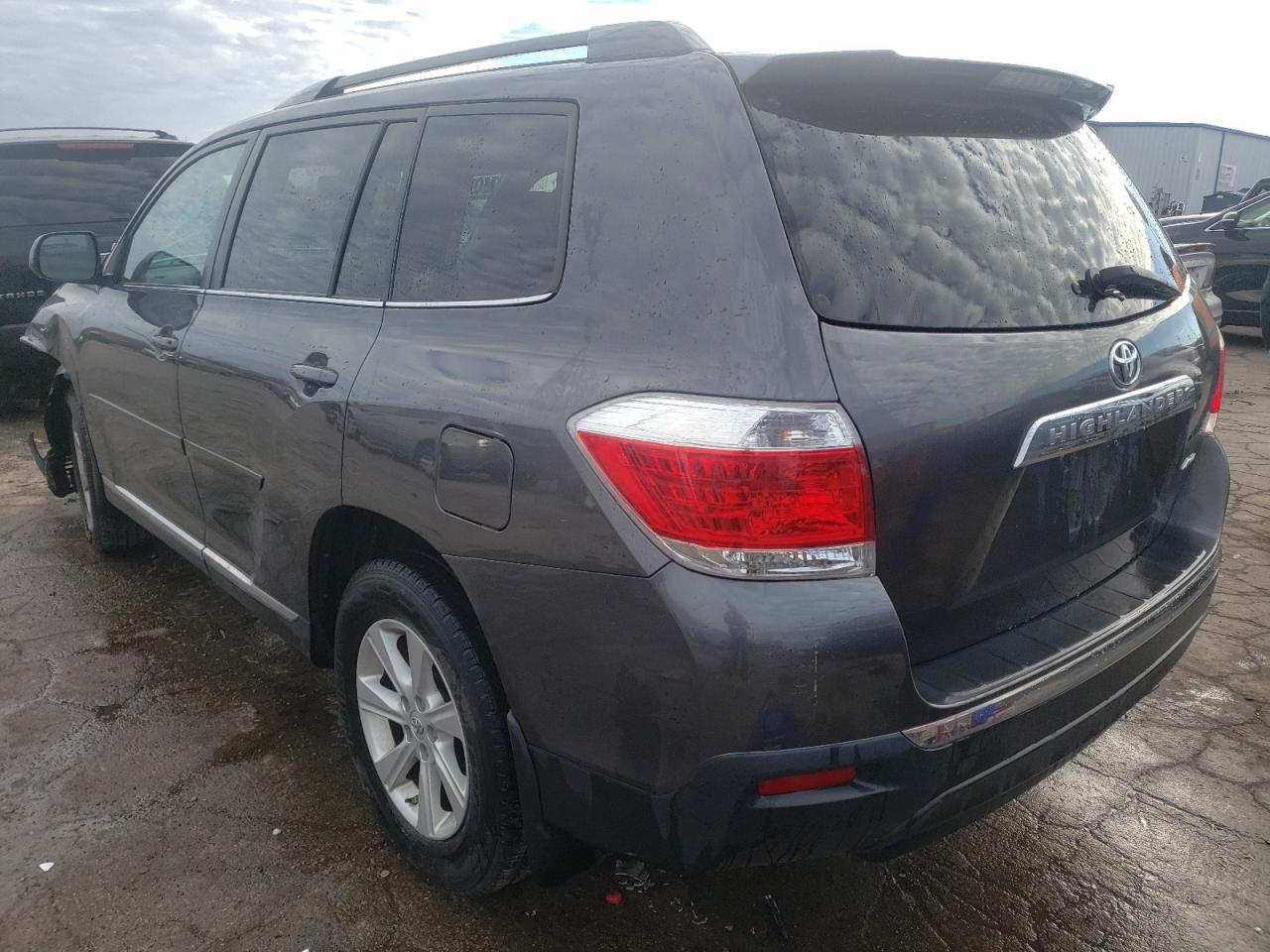 Photo 3 from auction – 2011 TOYOTA HIGHLANDER with VIN 5TDBK3EH1BS088317