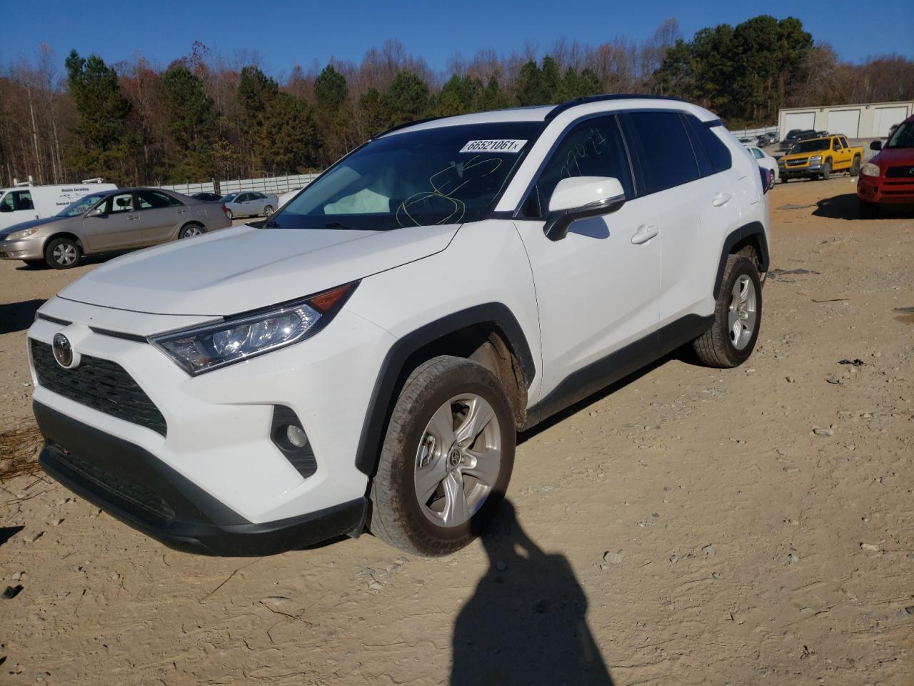 Photo 2 from auction – 2021 TOYOTA RAV4 XLE with VIN 2T3P1RFV6MC173799