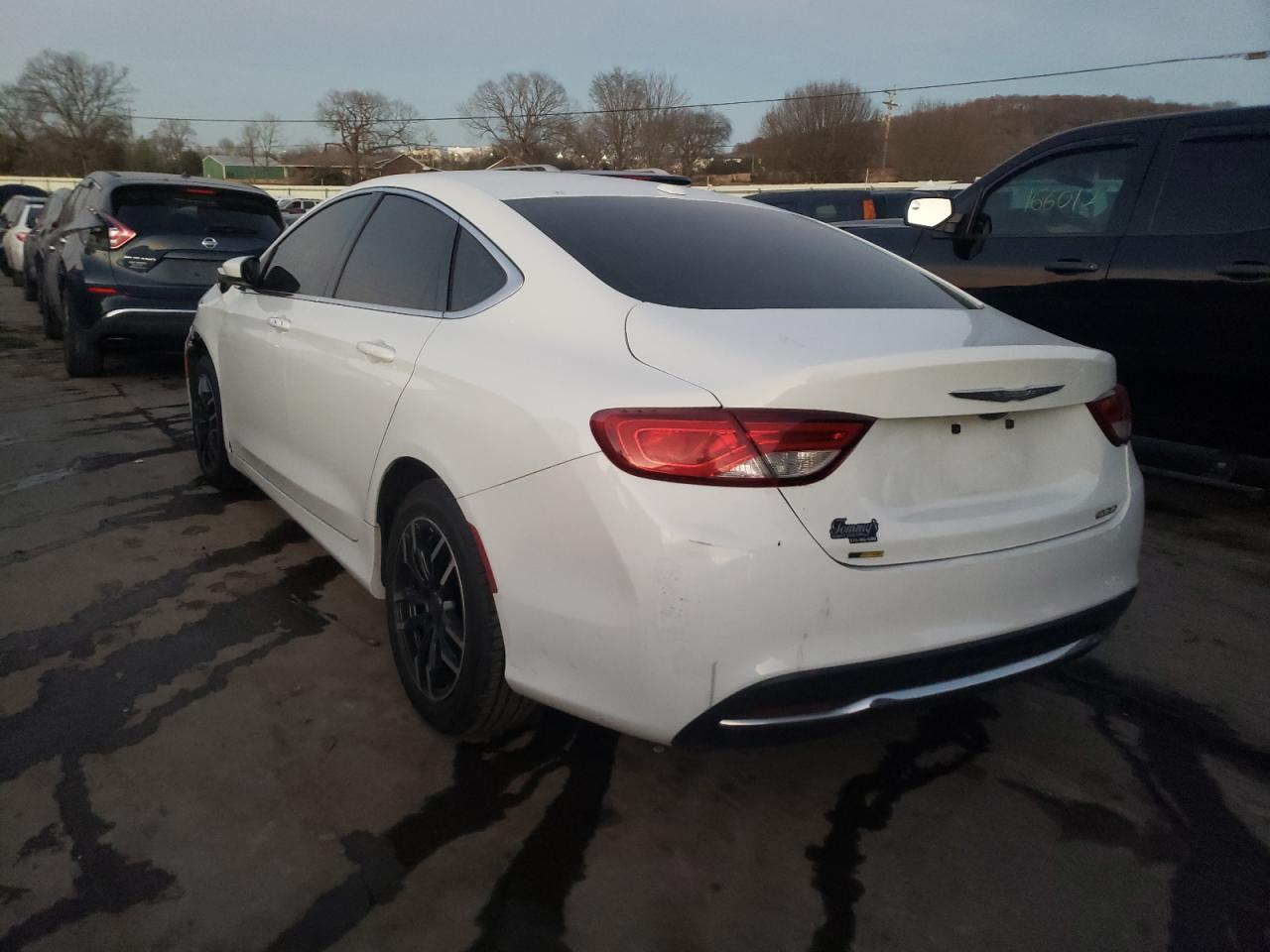 Photo 3 from auction – 2015 CHRYSLER 200 LIMITE with VIN 1C3CCCAB1FN688578