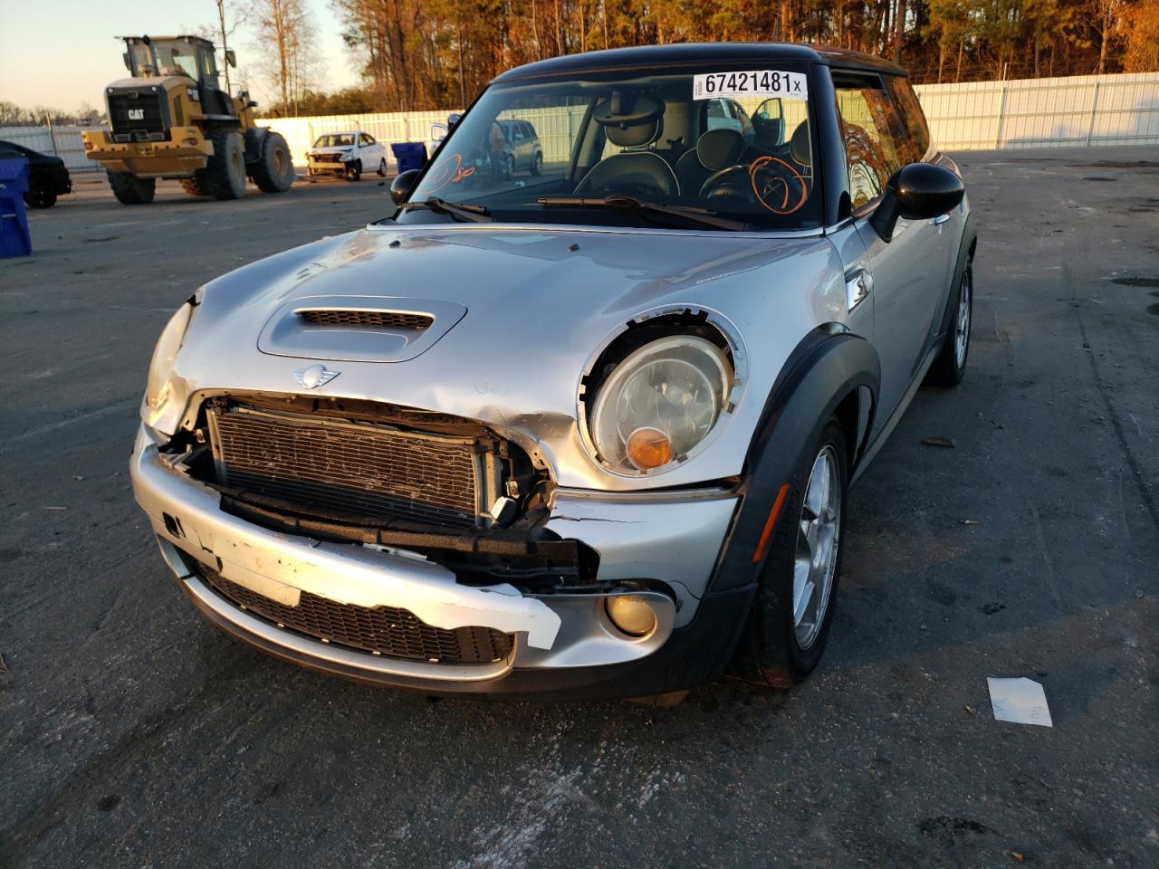 Photo 2 from auction – 2007 MINI COOPER S with VIN WMWMF73557TL87831