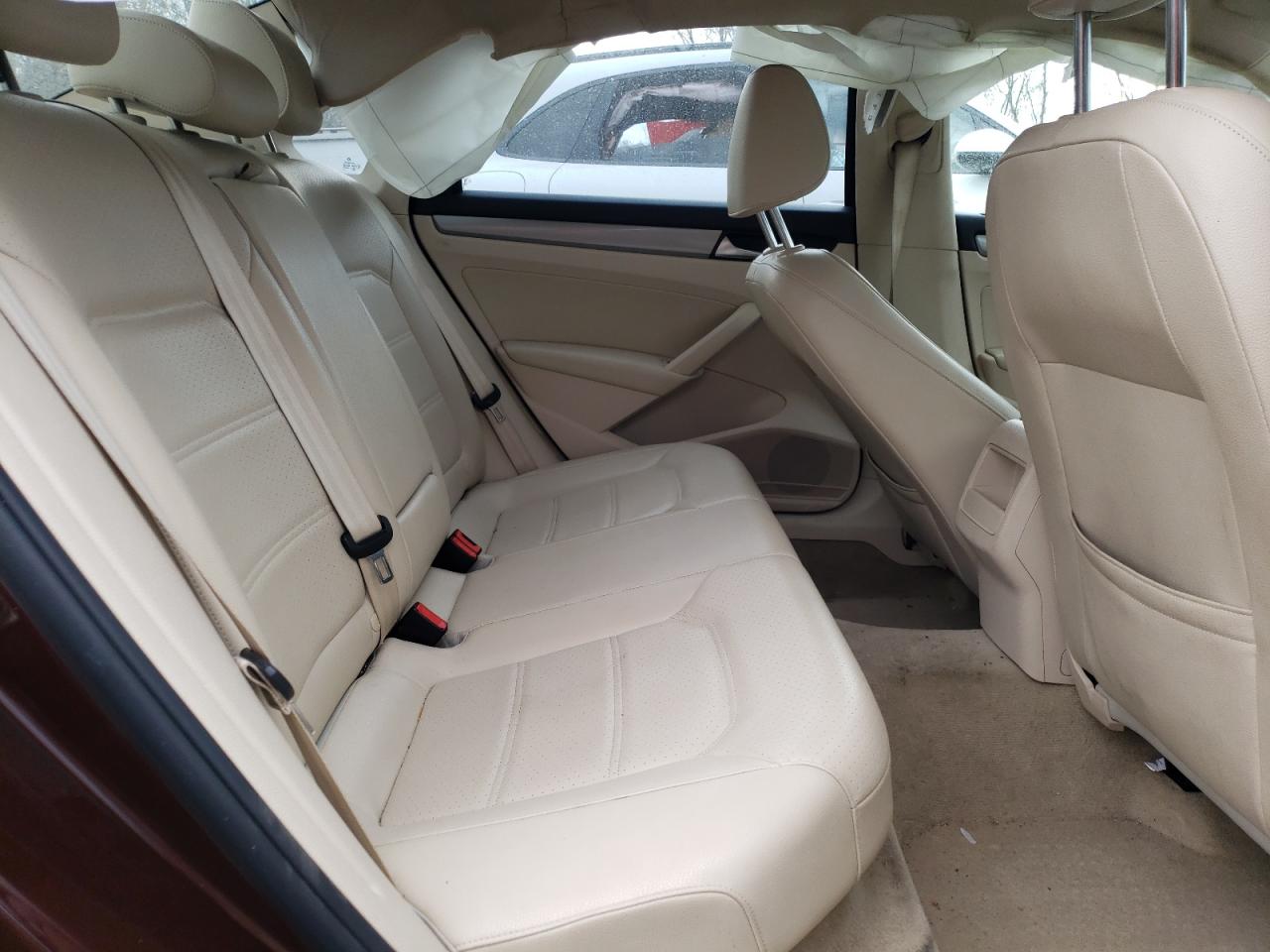 Photo 6 from auction – 2014 VOLKSWAGEN PASSAT S with VIN 1VWAP7A36EC017731
