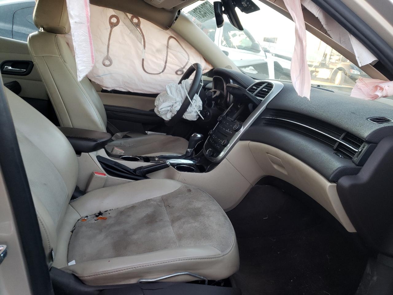 Photo 5 from auction – 2015 CHEVROLET MALIBU 1LT with VIN 1G11C5SL6FF274883