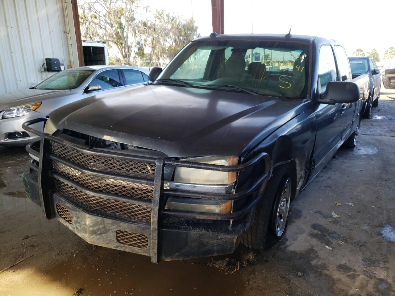 Photo 2 from auction – 2005 CHEVROLET SILVERADO with VIN 2GCEC19T051189714