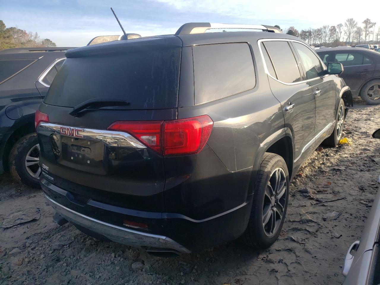 Photo 4 from auction – 2018 GMC ACADIA DEN with VIN 1GKKNPLS6JZ239960