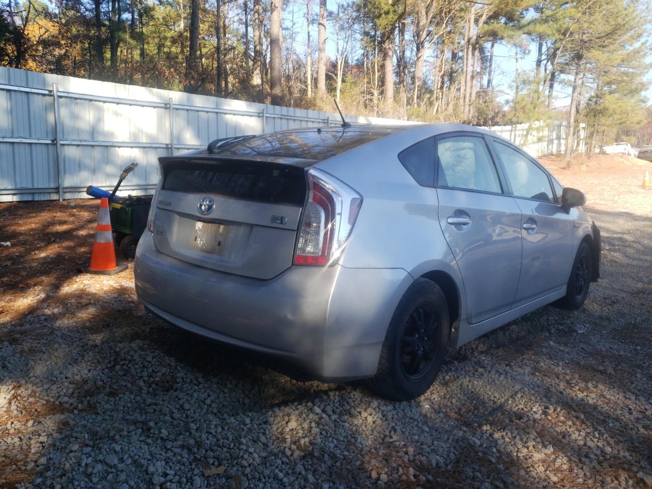 Photo 4 from auction – 2013 TOYOTA PRIUS with VIN JTDKN3DU3D5570303