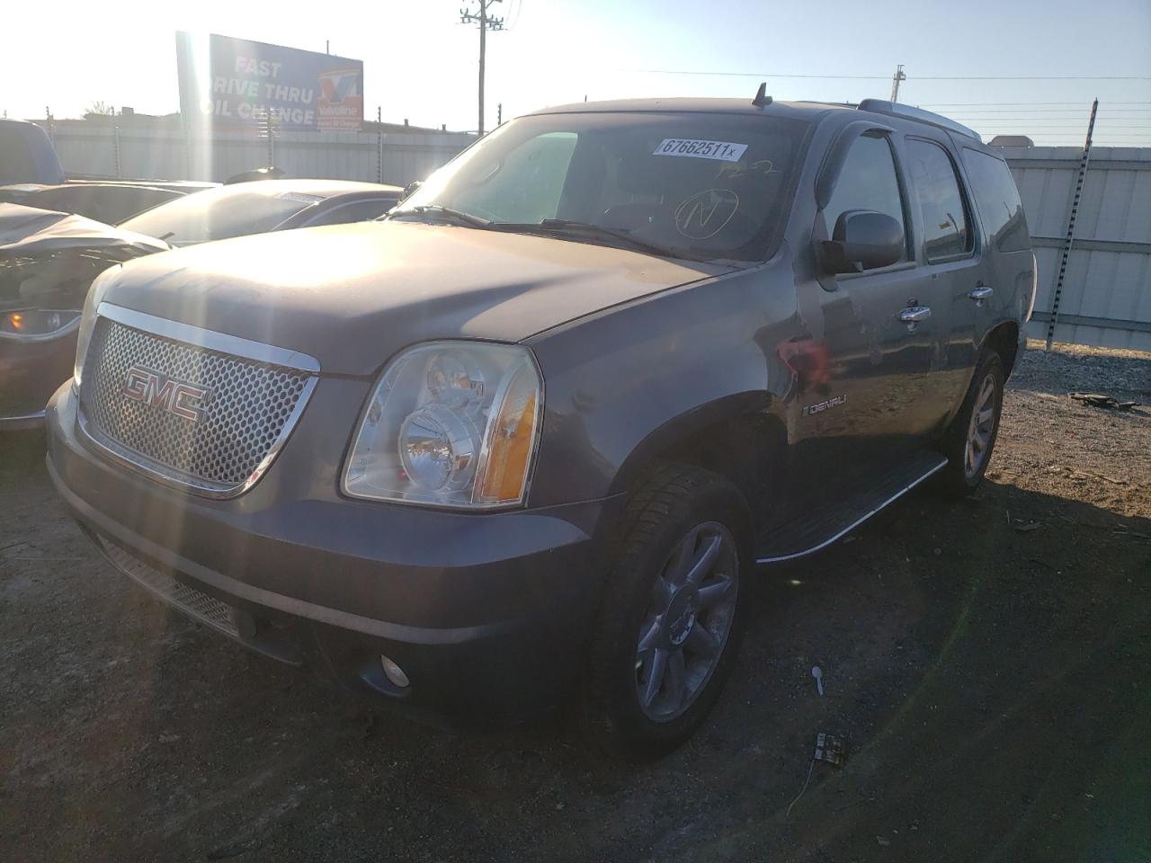 Photo 2 from auction – 2007 GMC YUKON DENA with VIN 1GKFK63807J267284