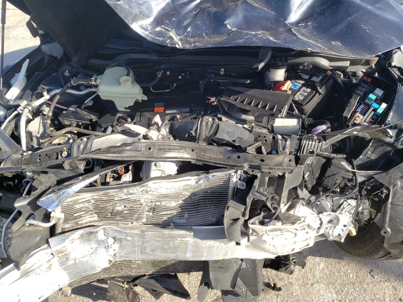 Photo 7 from auction – 2018 HONDA CIVIC LX with VIN 2HGFC2F56JH595841