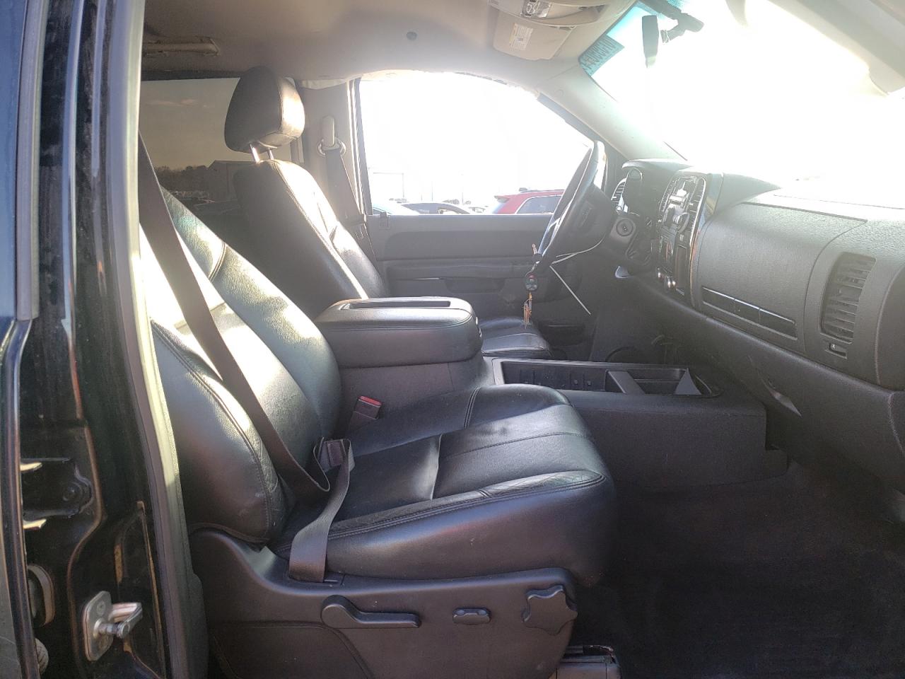 Photo 5 from auction – 2013 CHEVROLET SILVERADO with VIN 3GCPKSE71DG147892