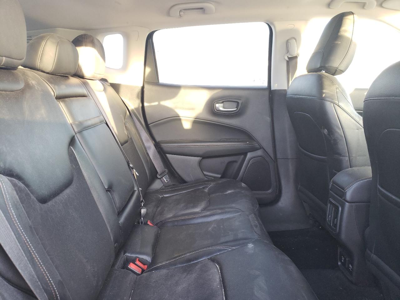 Photo 6 from auction – 2017 JEEP COMPASS LA with VIN 3C4NJDBB5HT693302
