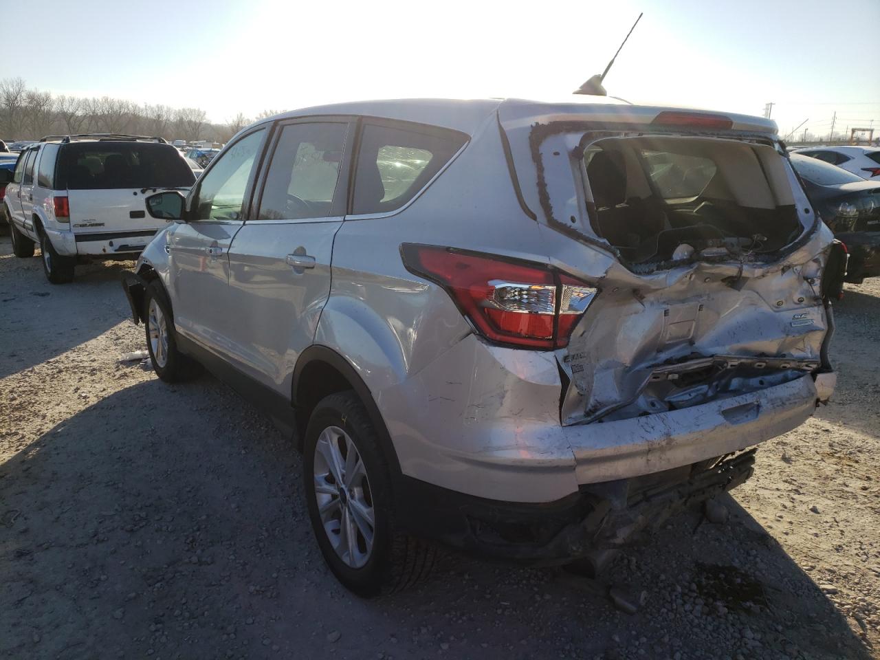 Photo 3 from auction – 2019 FORD ESCAPE SE with VIN 1FMCU0GD1KUA05449