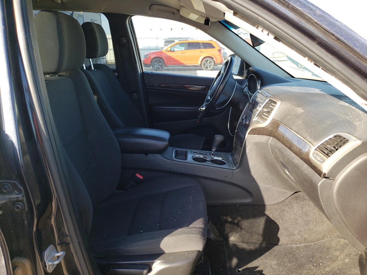 Photo 5 from auction – 2012 JEEP GRAND CHER with VIN 1C4RJFAG5CC292847