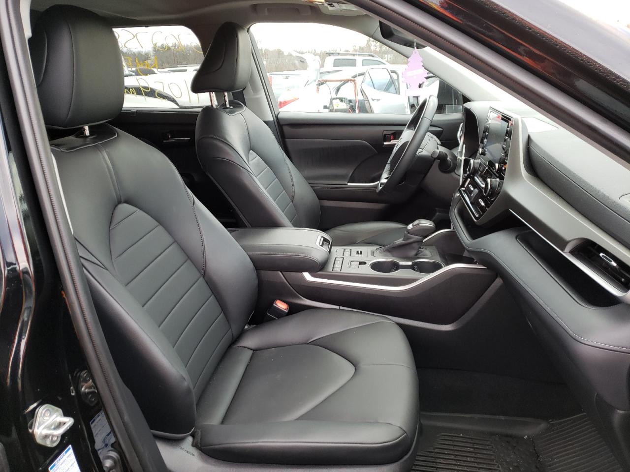 Photo 5 from auction – 2020 TOYOTA HIGHLANDER with VIN 5TDGZRBH5LS515590