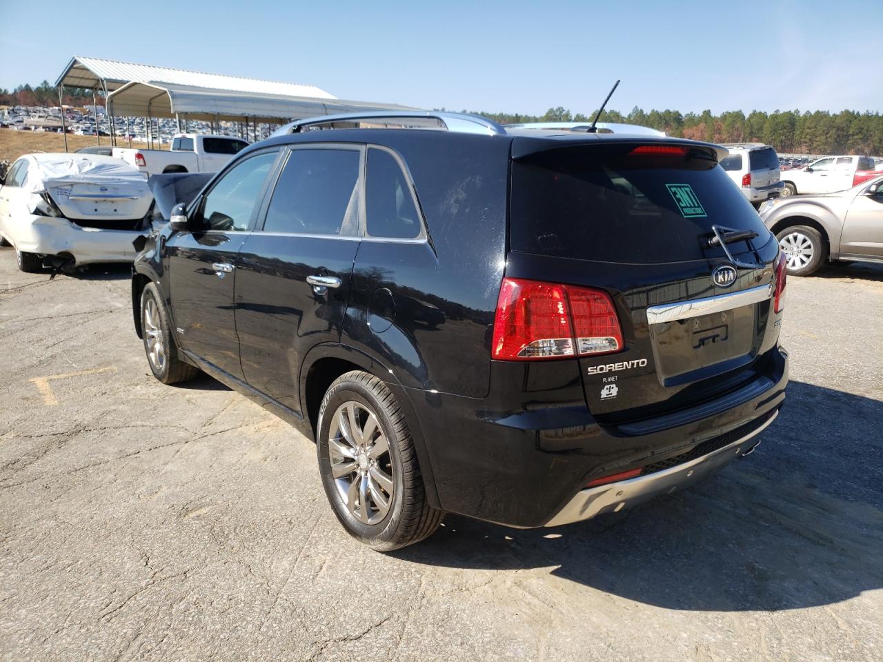 Photo 3 from auction – 2013 KIA SORENTO SX with VIN 5XYKWDA22DG397127