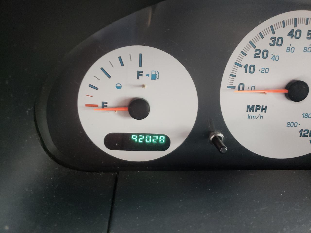 Photo 8 from auction – 2003 DODGE GRAND CARA with VIN 1D4GP24333B132983