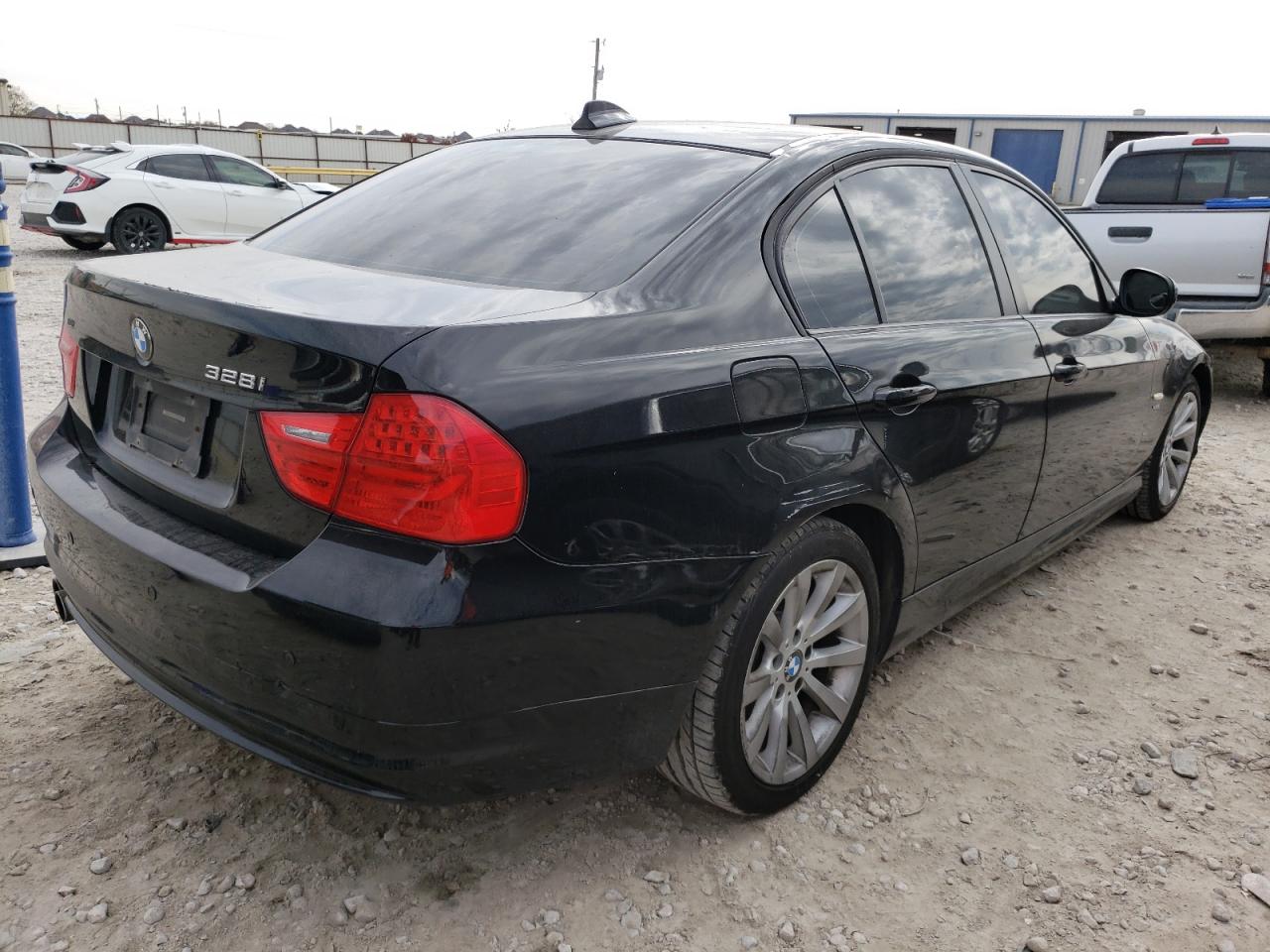 Photo 4 from auction – 2009 BMW 328 XI with VIN WBAPK73509A452236