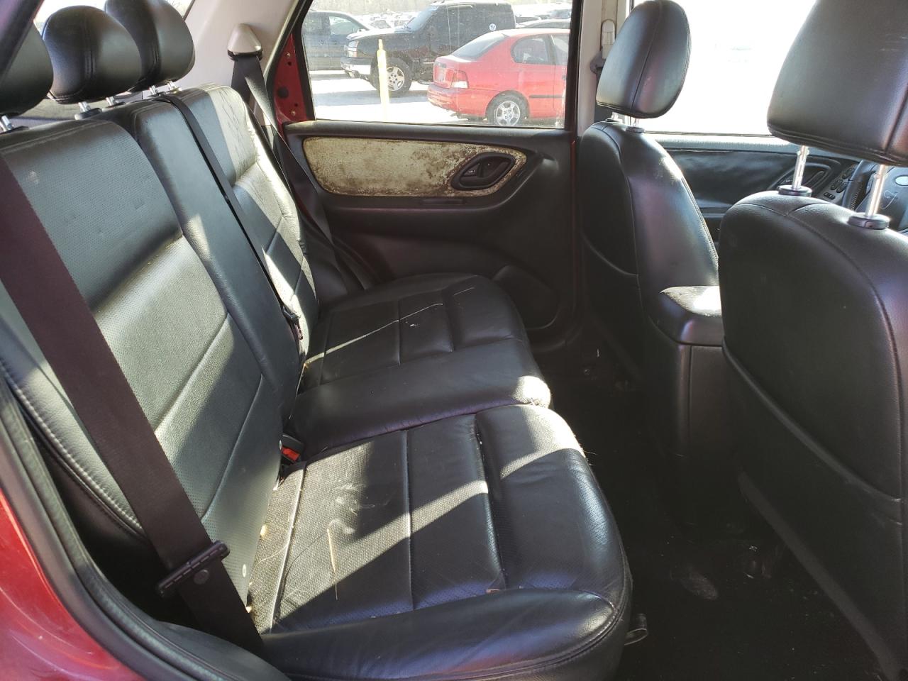 Photo 6 from auction – 2005 FORD ESCAPE LIM with VIN 1FMCU04115KB03651