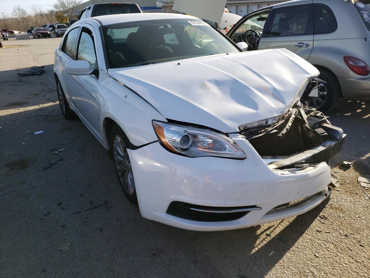CHRYSLER 200 LX 2014 with VIN 1C3CCBAB4EN142656 - Photo from auction