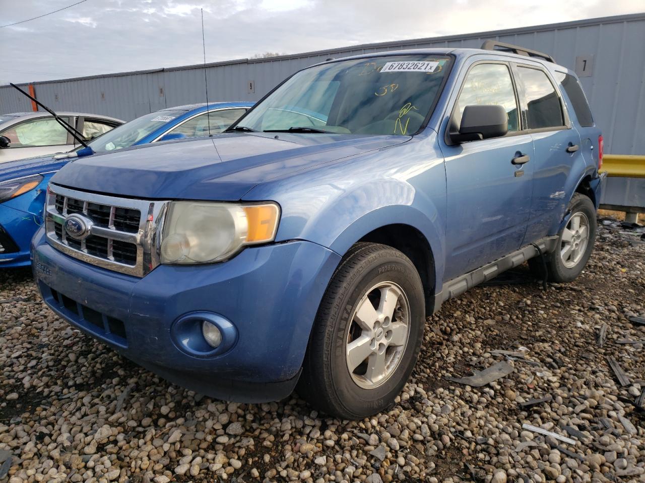 Photo 2 from auction – 2010 FORD ESCAPE XLT with VIN 1FMCU0D72AKD08085