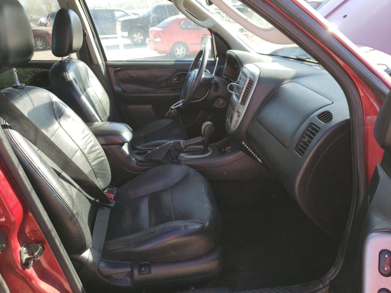 Photo 5 from auction – 2005 FORD ESCAPE LIM with VIN 1FMCU04115KB03651