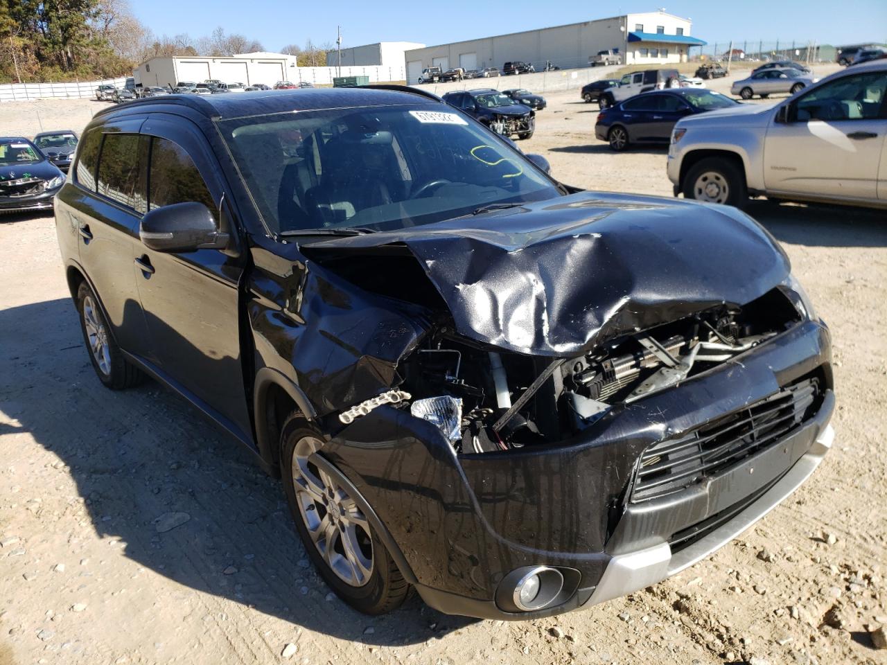 MITSUBISHI OUTLANDER 2015 with VIN JA4AZ3A32FZ000200 - Photo from auction
