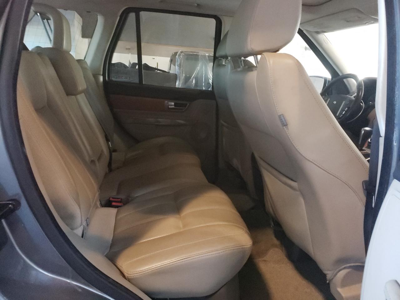 Photo 6 from auction – 2010 LAND ROVER RANGE ROVE with VIN SALSK2D44AA249577