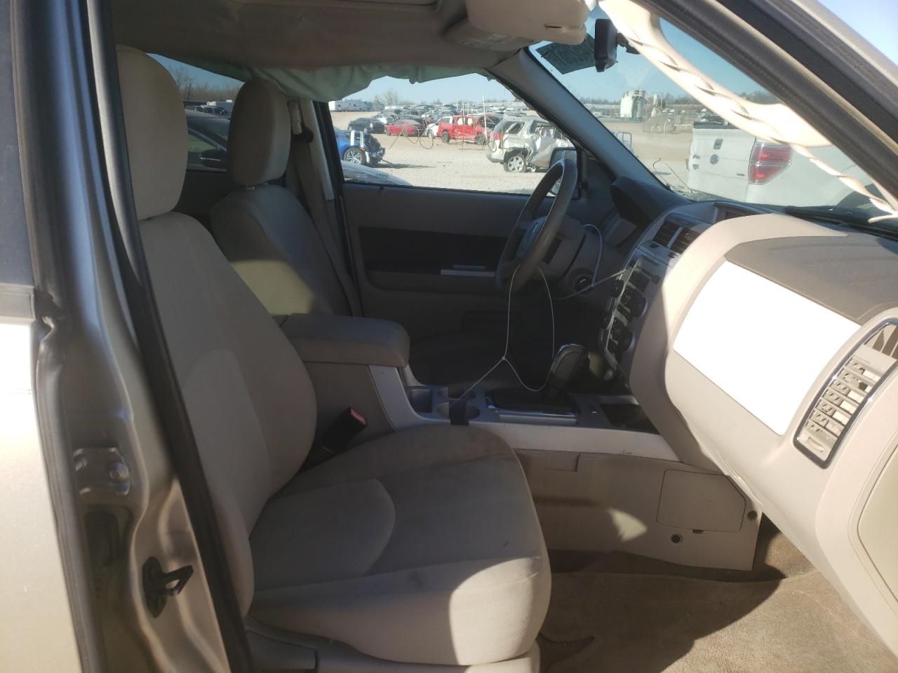 Photo 5 from auction – 2010 MERCURY MARINER with VIN 4M2CN8B75AKJ23784
