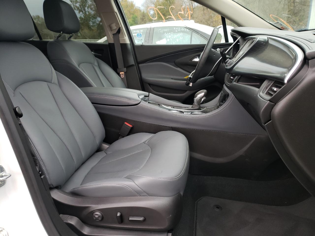 Photo 5 from auction – 2020 BUICK ENVISION E with VIN LRBFXCSA9LD211531