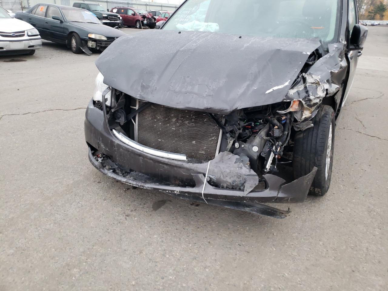 Photo 9 from auction – 2016 CHRYSLER TOWN & COU with VIN 2C4RC1BG4GR110659