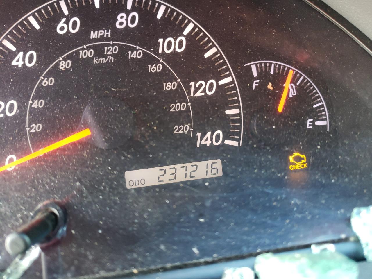 Photo 8 from auction – 2005 TOYOTA CAMRY LE with VIN 4T1BE30K25U985118