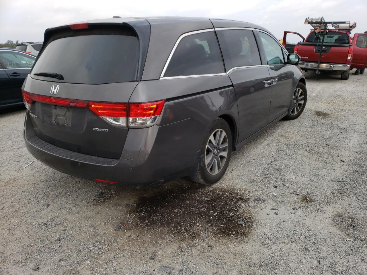Photo 4 from auction – 2015 HONDA ODYSSEY TO with VIN 5FNRL5H91FB128983