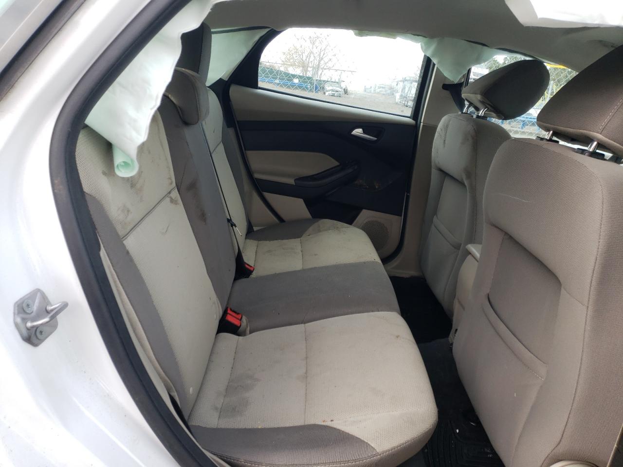 Photo 6 from auction – 2014 FORD FOCUS SE with VIN 1FADP3K23EL121260