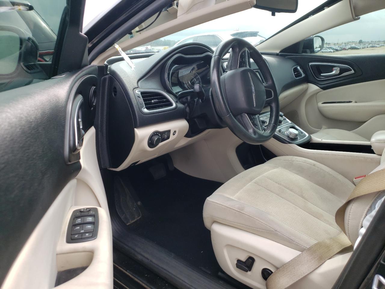 Photo 9 from auction – 2016 CHRYSLER 200 LIMITE with VIN 1C3CCCAB7GN129022