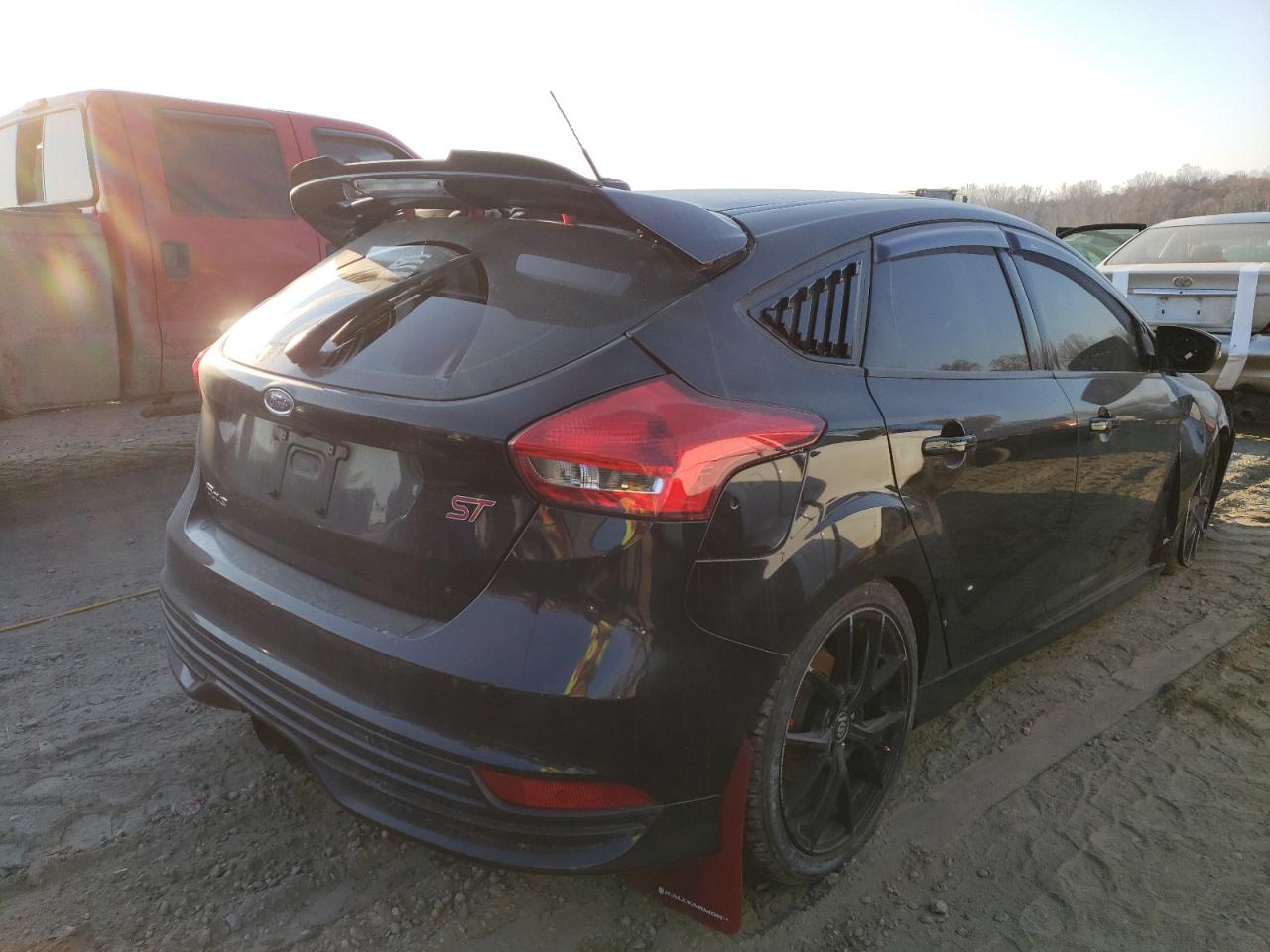 Photo 4 from auction – 2018 FORD FOCUS ST with VIN 1FADP3L99JL329696