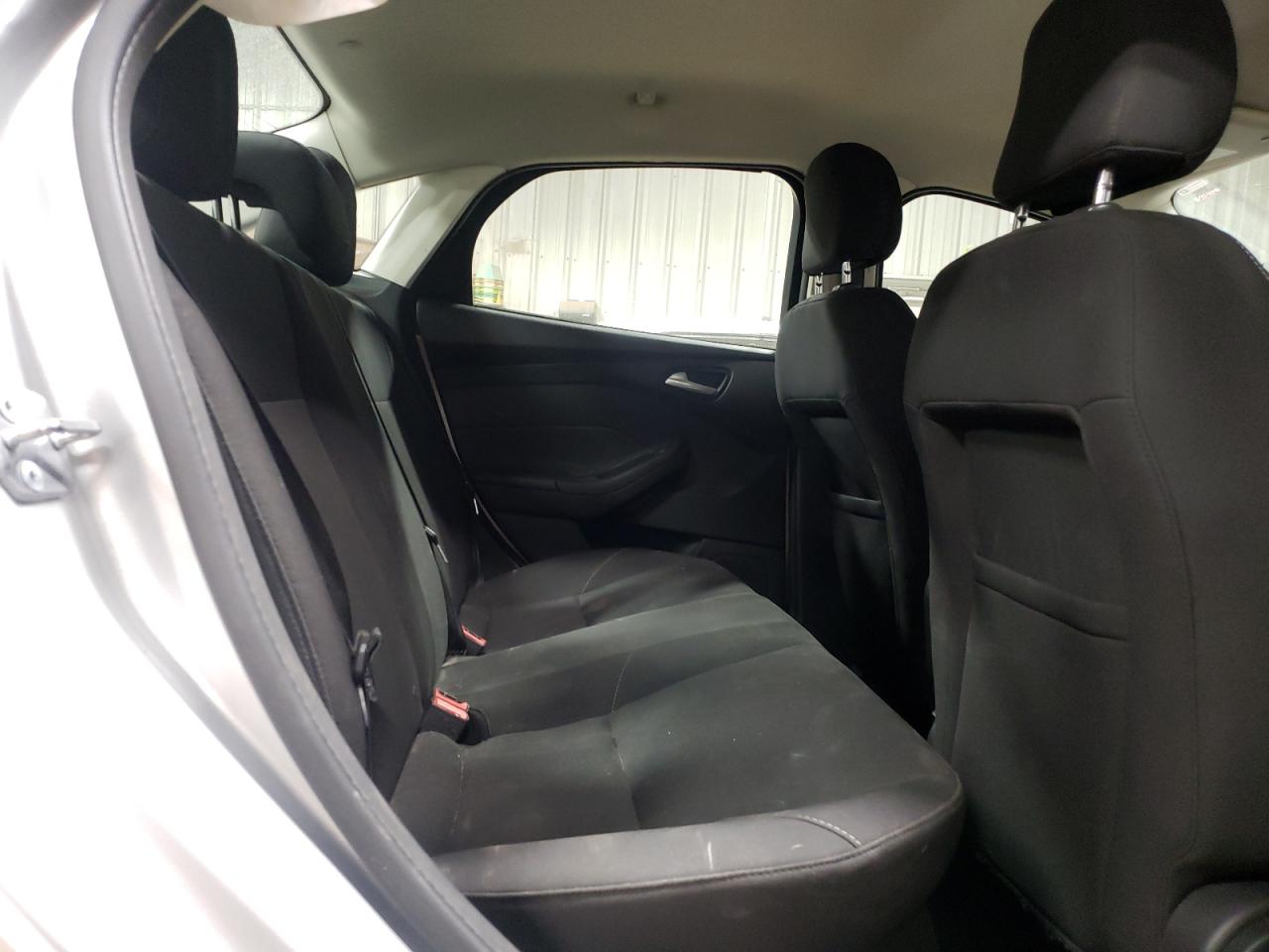 Photo 6 from auction – 2017 FORD FOCUS SE with VIN 1FADP3F22HL217010