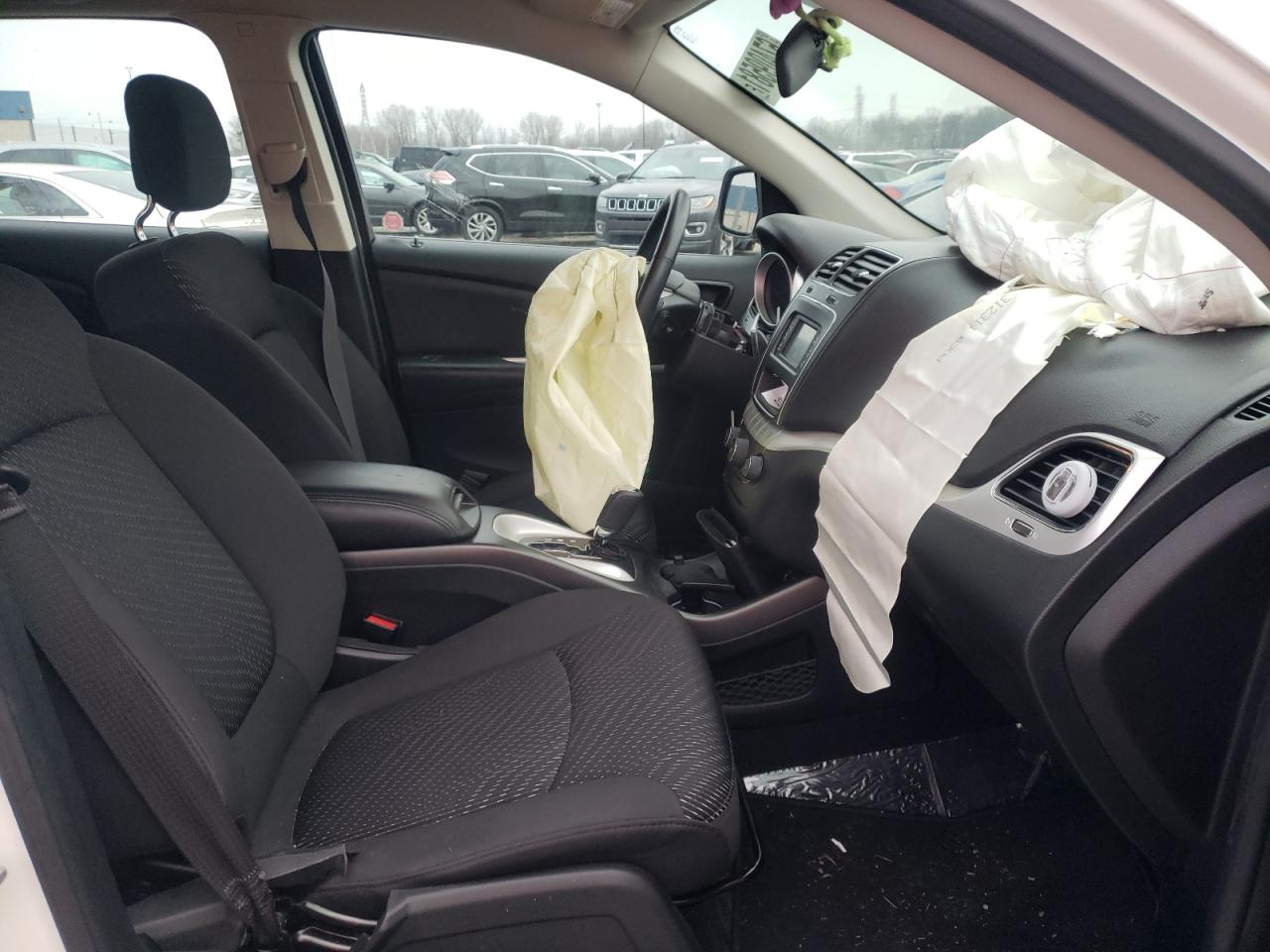 Photo 5 from auction – 2018 DODGE JOURNEY SE with VIN 3C4PDCAB2JT170692