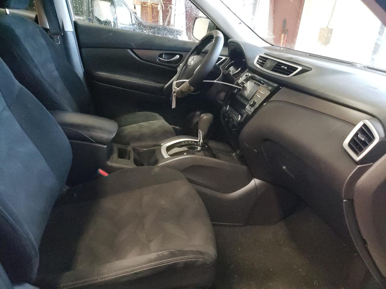 Photo 5 from auction – 2016 NISSAN ROGUE S with VIN 5N1AT2MV3GC910064