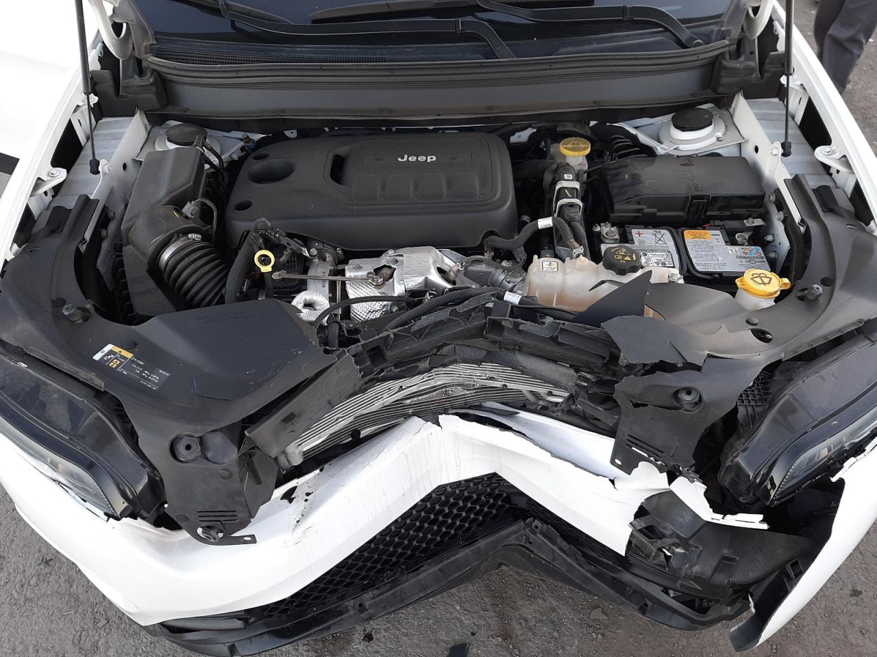 Photo 7 from auction – 2019 JEEP CHEROKEE L with VIN 1C4PJLLN0KD297867