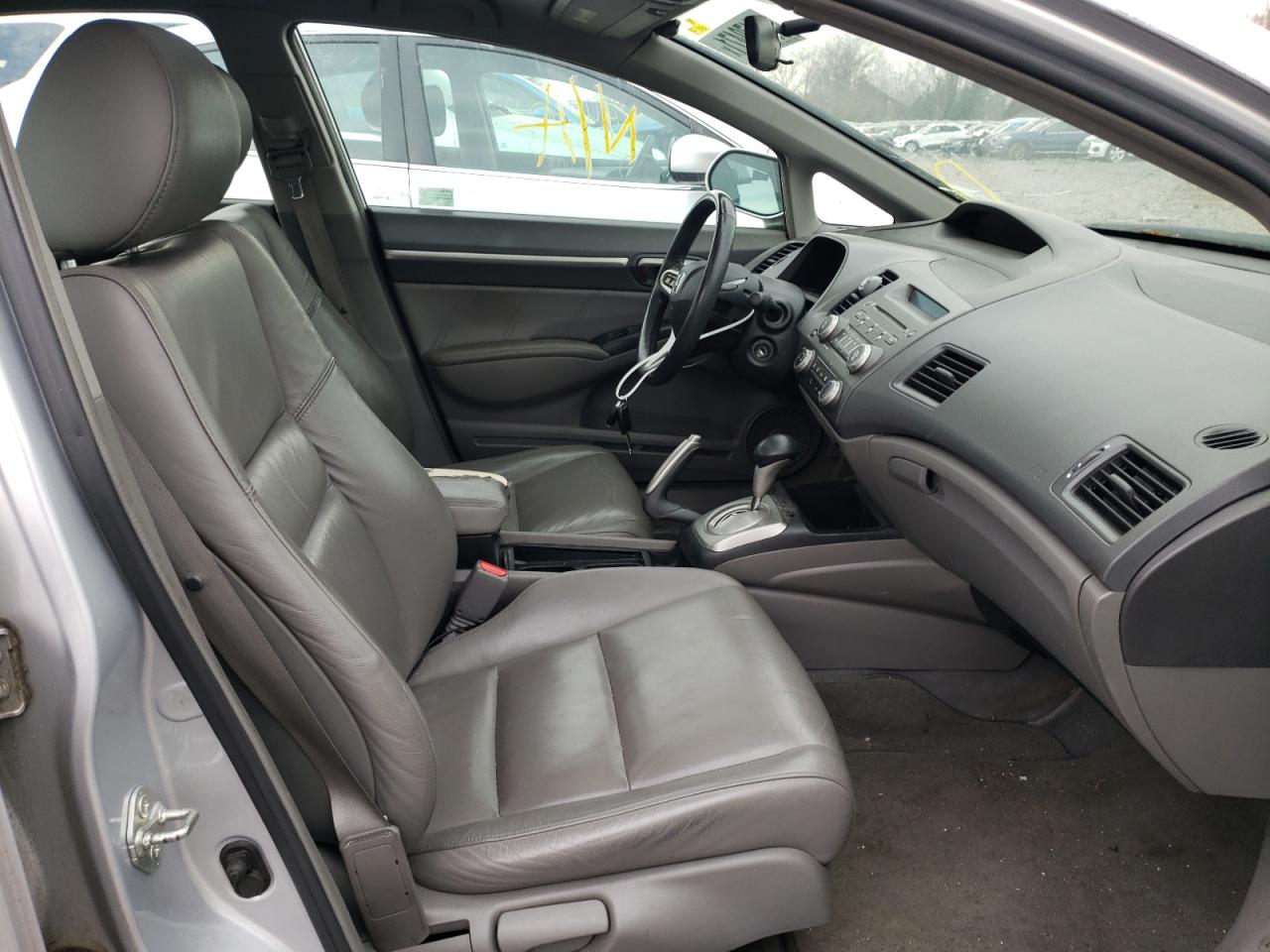 Photo 5 from auction – 2011 HONDA CIVIC EXL with VIN 2HGFA1F9XBH519043