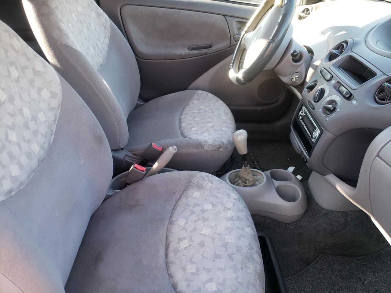 Photo 5 from auction – 2000 TOYOTA ECHO with VIN JTDAT1234Y5006262