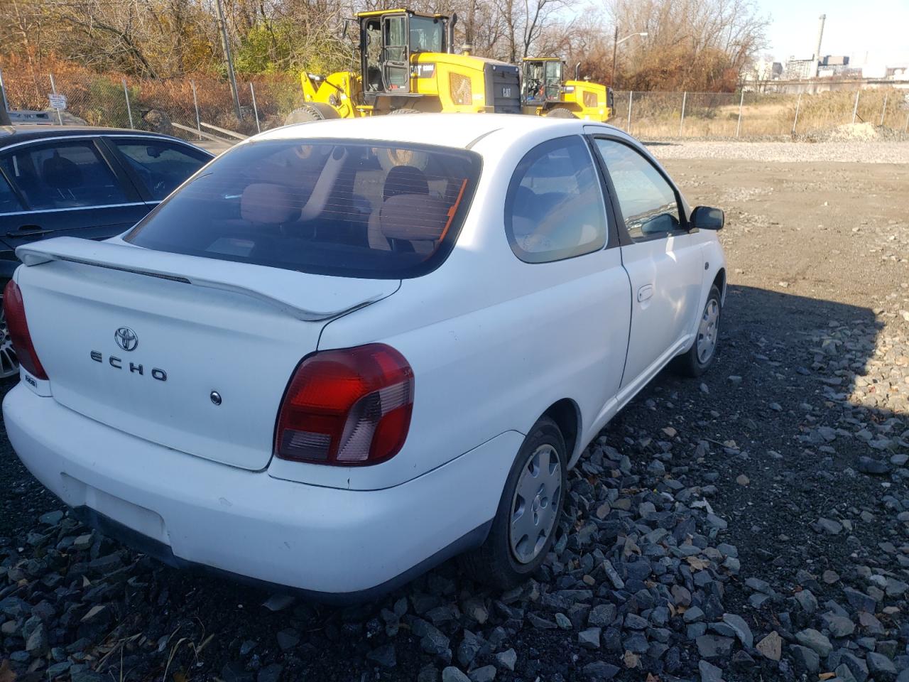 Photo 4 from auction – 2000 TOYOTA ECHO with VIN JTDAT1234Y5006262