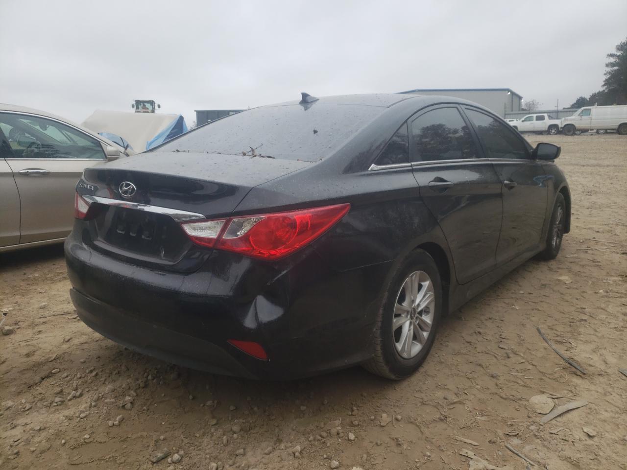Photo 4 from auction – 2014 HYUNDAI SONATA GLS with VIN 5NPEB4AC9EH880352