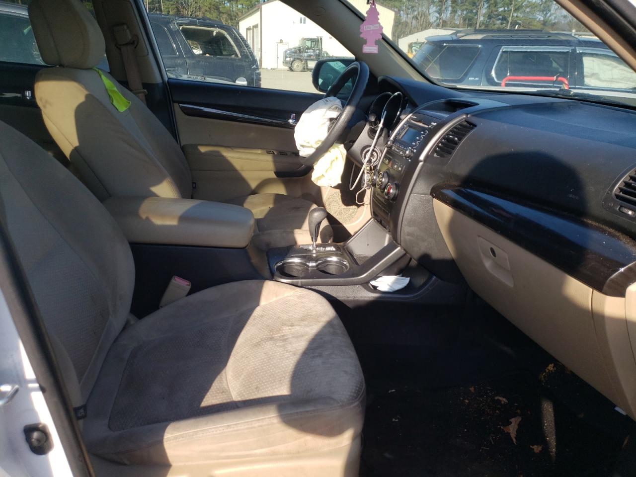 Photo 5 from auction – 2012 KIA SORENTO BA with VIN 5XYKT3A19CG214928