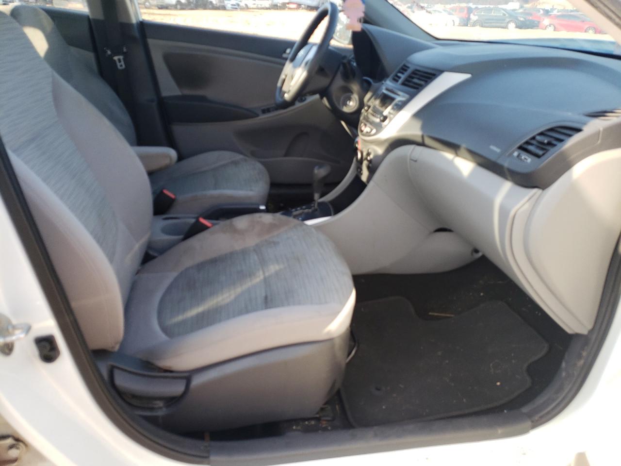 Photo 5 from auction – 2016 HYUNDAI ACCENT SE with VIN KMHCT4AE7GU043061