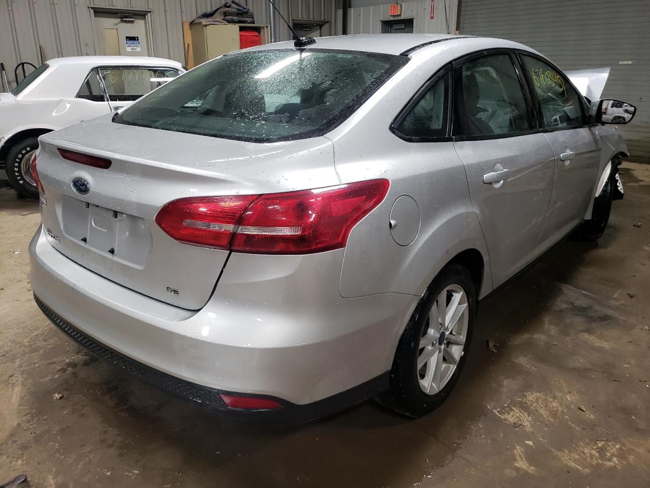 Photo 4 from auction – 2017 FORD FOCUS SE with VIN 1FADP3F22HL217010