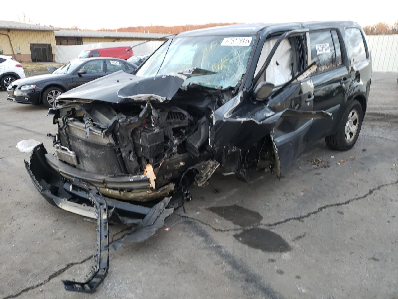 Photo 2 from auction – 2011 HONDA PILOT LX with VIN 5FNYF4H28BB099816