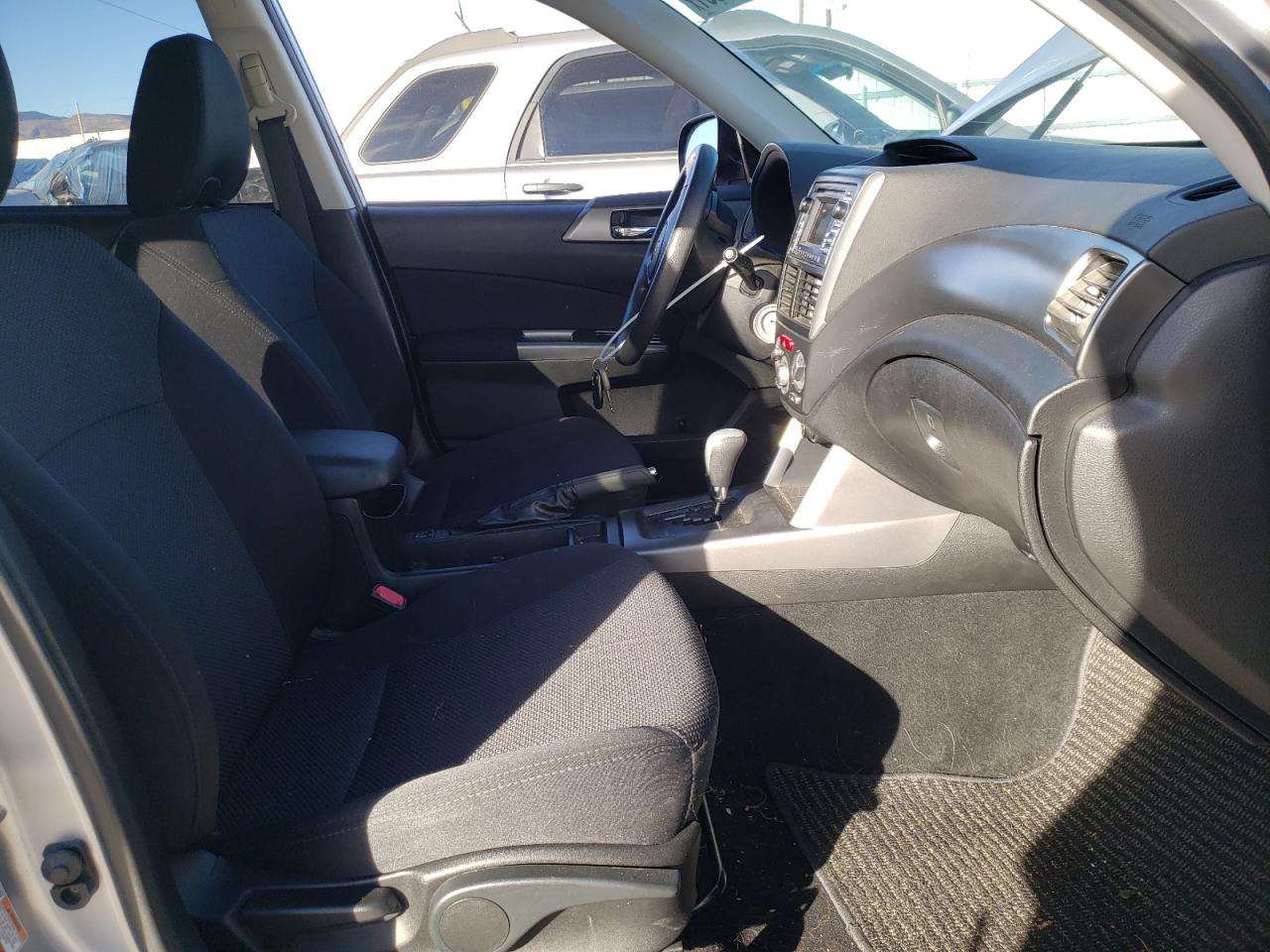 Photo 5 from auction – 2013 SUBARU FORESTER 2 with VIN JF2SHADC1DH433640