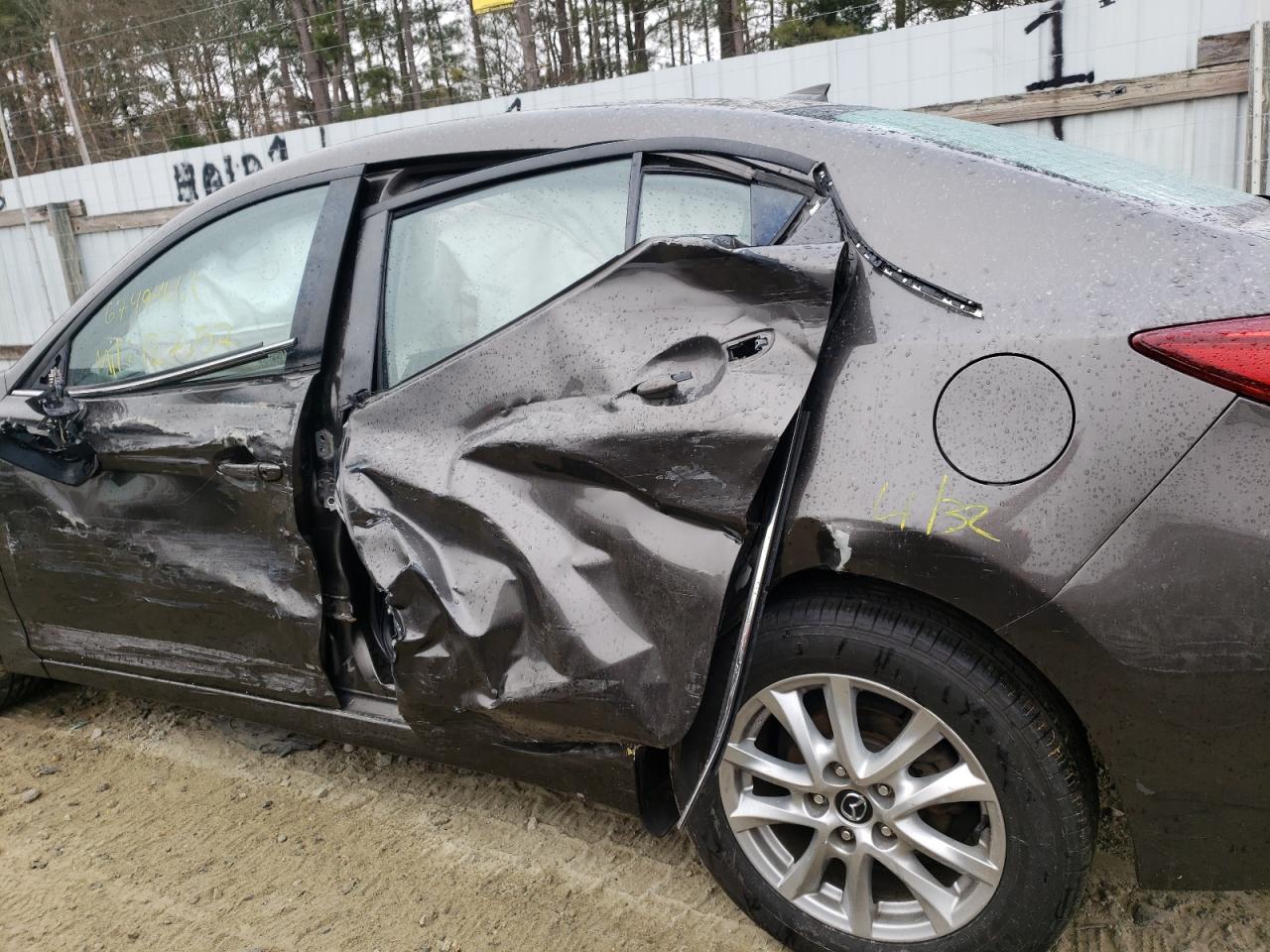 Photo 10 from auction – 2014 MAZDA 3 TOURING with VIN JM1BM1V76E1105376