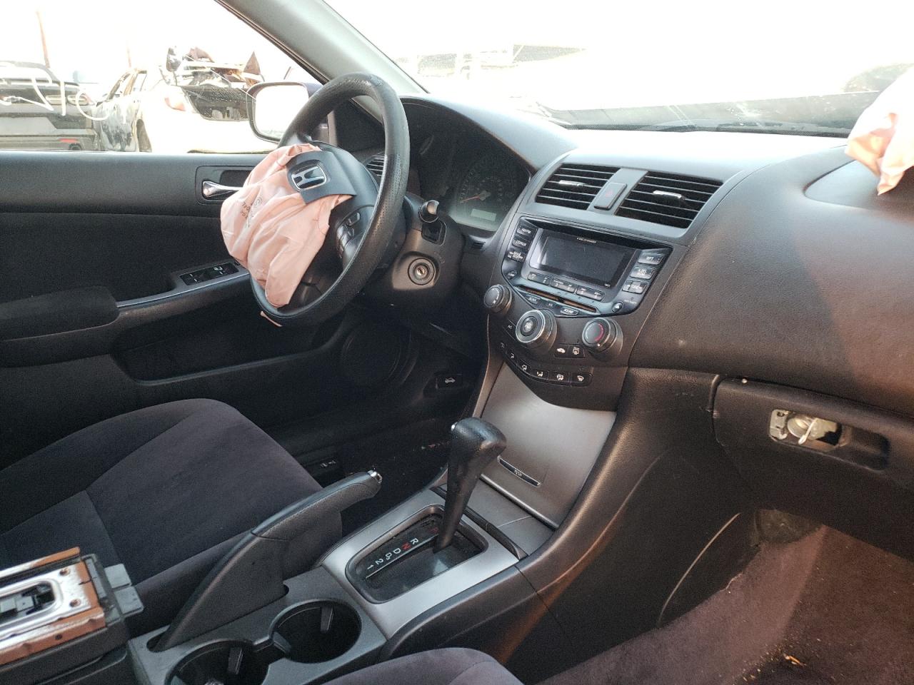 Photo 9 from auction – 2003 HONDA ACCORD EX with VIN JHMCM56653C079175